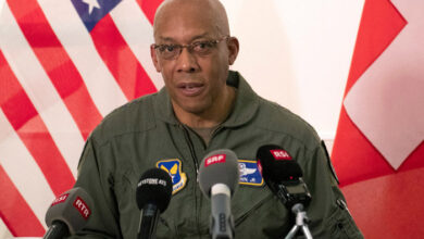 صورة رئيس الأركان الأمريكي الجنرال براون: الميليشيات الولائية في العراق تتصرف بالوكالة عن إيران