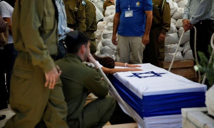 صورة صحيفة عبرية: مقتل وإصابة 10 آلاف جندي “إسرائيلي” في معارك غزة