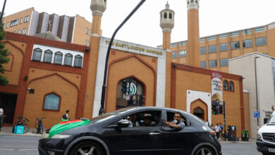 صورة مسلمون بريطانيون مصدومون جراء الهجمات المناهضة لهم في بريطانيا