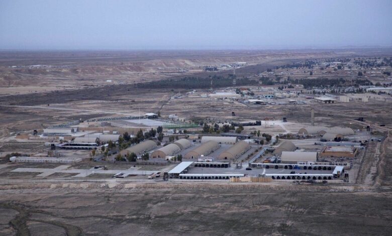 صورة مصادر عسكرية: تأهب أمني في محيط قاعدتي عين الأسد وحرير خشية استهدافهما