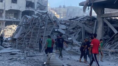 صورة جيش الاحتلال يواصل قصف وسط وشمال وجنوب القطاع ويوقع عشرات الضحايا