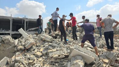 صورة لليوم الـ 320..الاحتلال يقصف مناطق جنوب ووسط القطاع ويوقع عشرات الضحايا