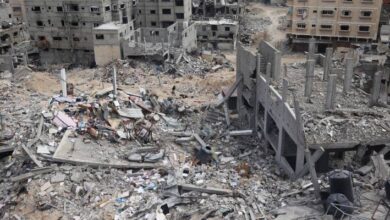 صورة في اليوم الـ 301.. الاحتلال يواصل قصف قطاع غزة ويرتكب المزيد من المجازر