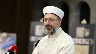 صورة رئيس الشؤون الدينية التركي علي أرباش يدعو لإيقاف المجازر الـ”إسرائيلية” في غزة
