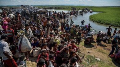 صورة لجوء أكثر من ألفي مسلم من الروهينغيا إلى بنغلاديش منذ استقالة رئيسة حكومتها
