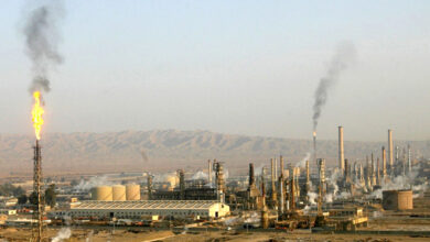 صورة اقتصاديون: لا جدوى من تشغيل حقل القيارة في نينوى بسبب رداءة نوعية النفط المستخرج