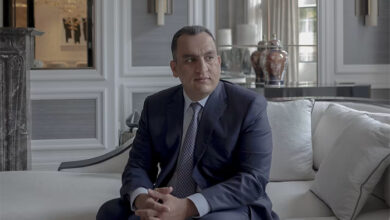 صورة ملك الدولار في العراق يعيش مرفها في لندن بعد أن حوّل عشرات المليارات إلى إيران