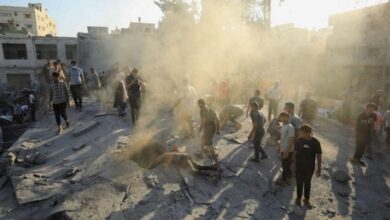 صورة قتلى وجرحى بعد قصف مدرسة تؤوي نازحين في حي الزيتون شرق قطاع غزة