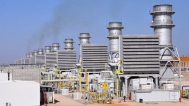 صورة وزير الكهرباء يبرر الاعتماد على الغاز الإيراني لاستحالة تشغيل المحطات بالغاز المحلي