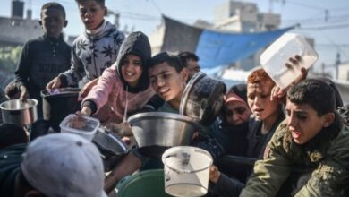 صورة جيش الاحتلال يواصل حصار وقصف شمال قطاع غزة وجنوبه