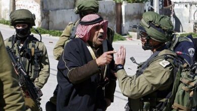 صورة أبو هليل مسن فلسطيني يتحول إلى رمز تاريخي بعد استشهاده بمنزله