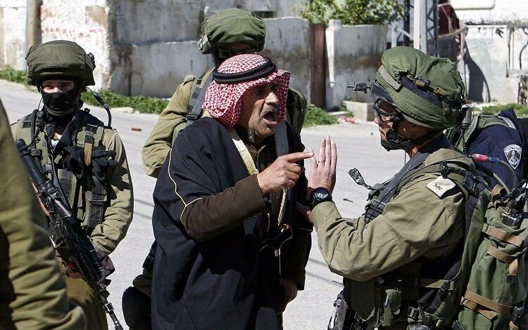 صورة أبو هليل مسن فلسطيني يتحول إلى رمز تاريخي بعد استشهاده بمنزله