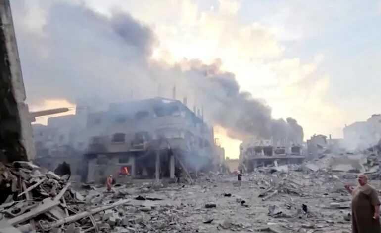 صورة الاحتلال يواصل استهداف المدنيين في ظل تفاقم الأزمة الإنسانية غير المسبوقة في القطاع