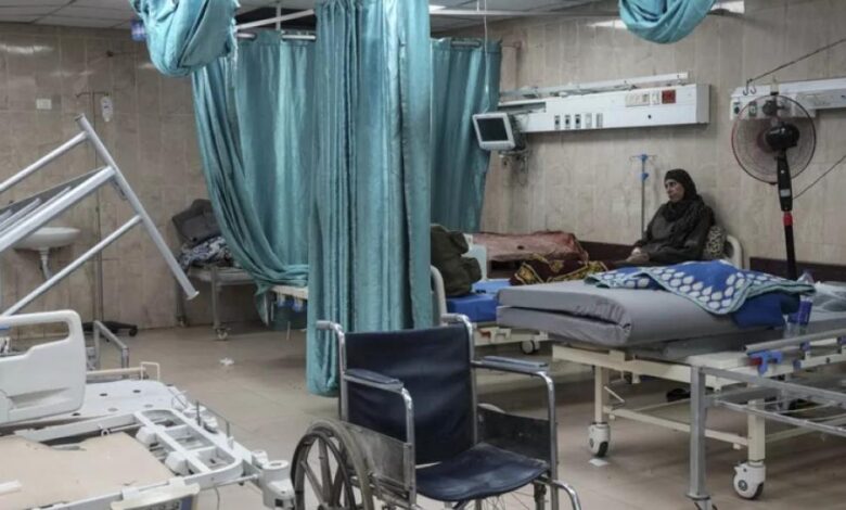 صورة مدير مستشفى كمال عدوان: الجرحى يفقدون حياتهم لعدم وجود أدوية أو أطباء متخصصين