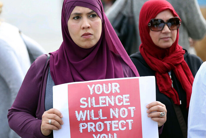 صورة المسلمون في أوروبا يواجهون التمييز وجرائم الكراهية