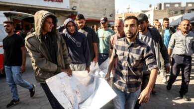 صورة صحيفة هآرتس: الجيش “الإسرائيلي” يواجه صعوبة في تبرير قتل المدنيين وانتهاك القانون الدولي