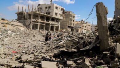 صورة الاحتلال يشن غارات جوية وبرية مكثفة على مناطق قطاع غزة ويواصل حصار شماله