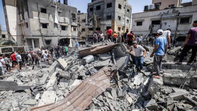 صورة قتلى ومصابون بقصف “إسرائيلي” جوي ومدفعي استهدف مخيم النصيرات في قطاع غزة