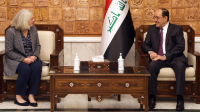 صورة عراقيون يستهجنون إعادة تأهيل رومانوسكي للمالكي في العودة إلى رئاسة الحكومة