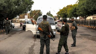 صورة إدارة العمليات العسكرية في سوريا تواصل ملاحقة مسؤولي النظام المخلوع