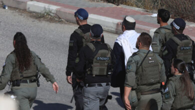 صورة المتطرف بن غفير يستفز مشاعر ملايين المسلمين باقتحام المسجد الأقصى بحماية عناصر الاحتلال