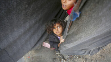 صورة البرد الشديد يميت أطفال غزة أمام صمت الضمير العالمي على جرائم الإبادة المستمرة