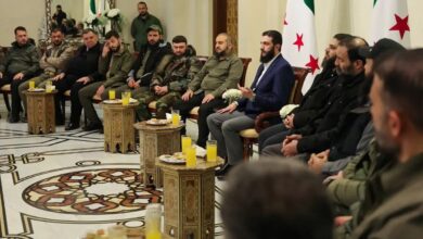 صورة الإدارة السياسية الجديدة تتوصل إلى اتفاق يقضي بحل جميع الفصائل ودمجها مع وزارة الدفاع