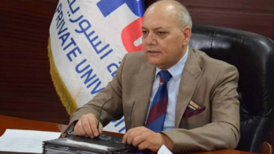 صورة قيادة إدارة العمليات العسكرية تتسلم السلطة من رئيس الحكومة السابق