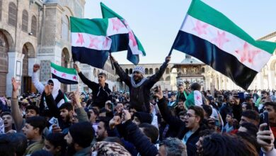 صورة باحة الجامع الأموي تجمع السوريين معا للاحتفال بجمعة النصر