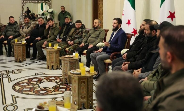 صورة وزارة الدفاع السورية: بدء جلسات مع قيادات فصائل المعارضة المسلحة لضمها إلى الوزارة