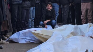صورة الدفاع المدني في غزة: مقتل 22 فلسطينيًا وإصابة آخرون في غارات “إسرائيلية” على القطاع