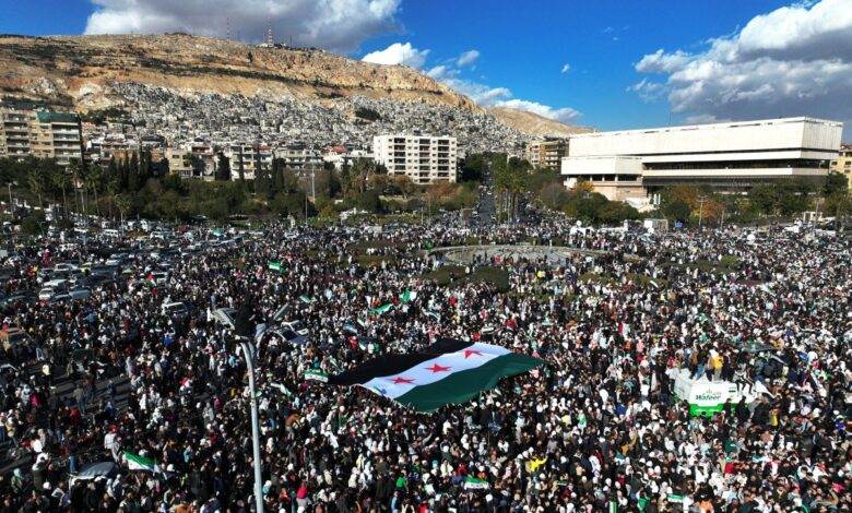 صورة الإيكونوميست: الغرب يخلط الأوراق بشأن العقوبات على سوريا ويتلكأ في رفعها