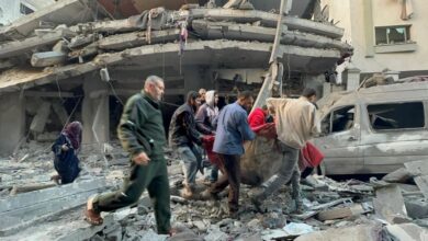 صورة قوات الاحتلال تقتل 5 فلسطينيين بقصف على مخيم البريج في قطاع غزة