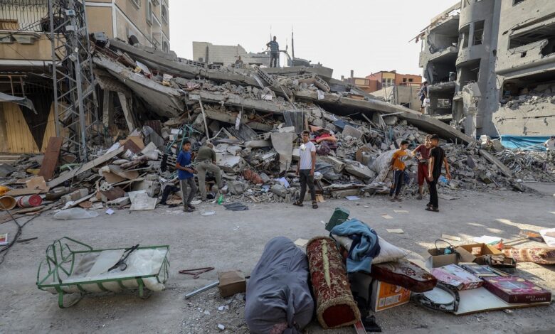 صورة تواصل غارات الاحتلال على مناطق غزة يوقع المزيد من الضحايا