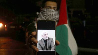 صورة قوات الاحتلال تقصف غزة بعد ساعات من الإعلان عن اتفاق وقف القتال