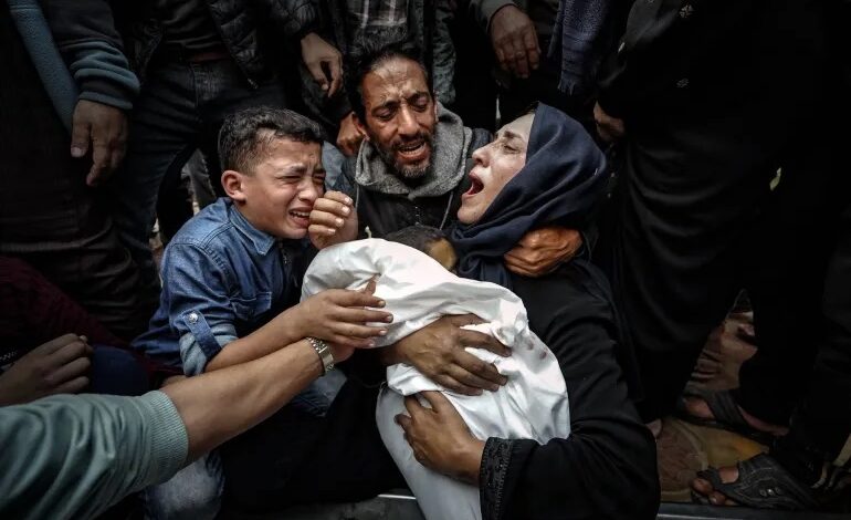 صورة الأونروا: ينبغي ألا يموت طفل في القرن الـ21 بغزة لمجرد أنه يحتاج إلى بطانية