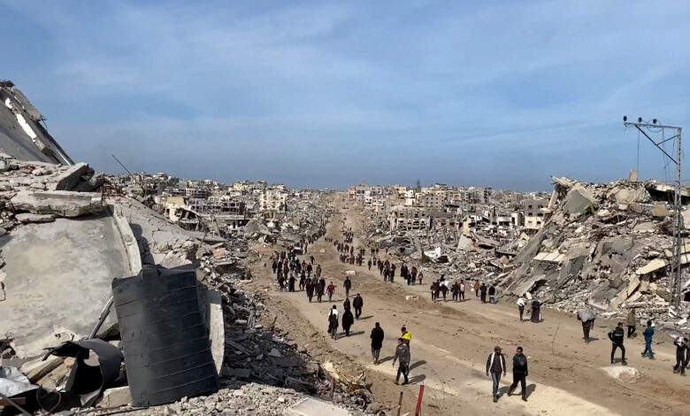 صورة بلدية غزة تشرع في إعادة فتح وتأهيل الشوارع بُعيد دخول قرار وقف إطلاق النار حيز التنفيذ