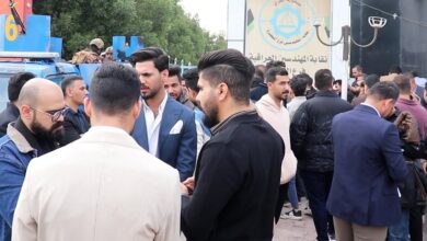 صورة اعتصام أمام نقابة المهندسين في البصرة بسبب تأخر تسليم هويات الانتساب