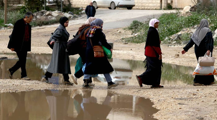 صورة قوات الاحتلال تستمر بهدم منازل الفلسطينيين في الضفة الغربية وسط صمت دولي شائن