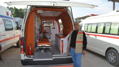 صورة سيارات إسعاف مخالفة لعقد شرائها من الإمارات وضغوط من الوزارة على الموظفين لاستلامها