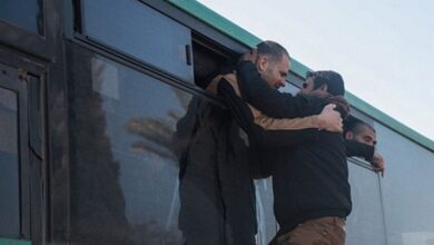 صورة “إسرائيل” تعطل إطلاق أسرى فلسطينيين حتى انتهاء مشاورات أمنية يجريها نتنياهو
