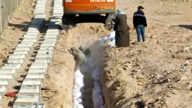 صورة عمليات دفن مريبة لعشرات الجثث “مجهولة الهوية” في النجف وصلاح الدين