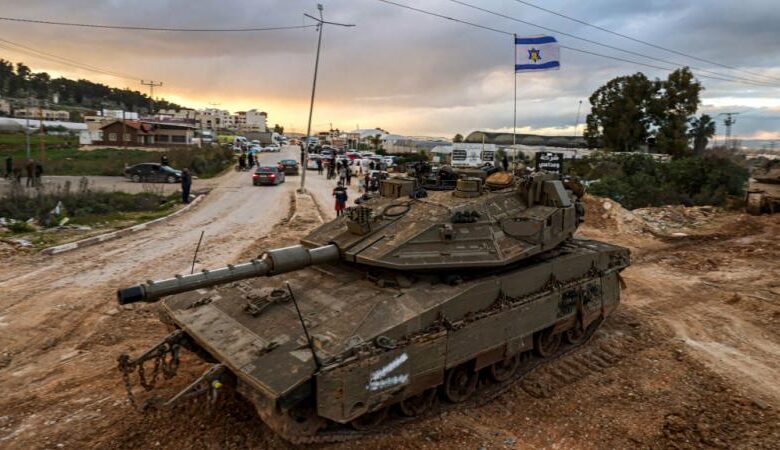 صورة لأول مرة منذ 2002.. دبابات “إسرائيلية” تقتحم مخيم جنين بالضفة