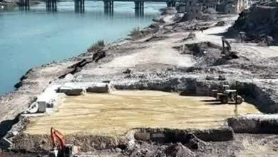 صورة تدمير ما تبقى من مسجد الشهوان في الموصل الذي يعود إلى 857 سنة