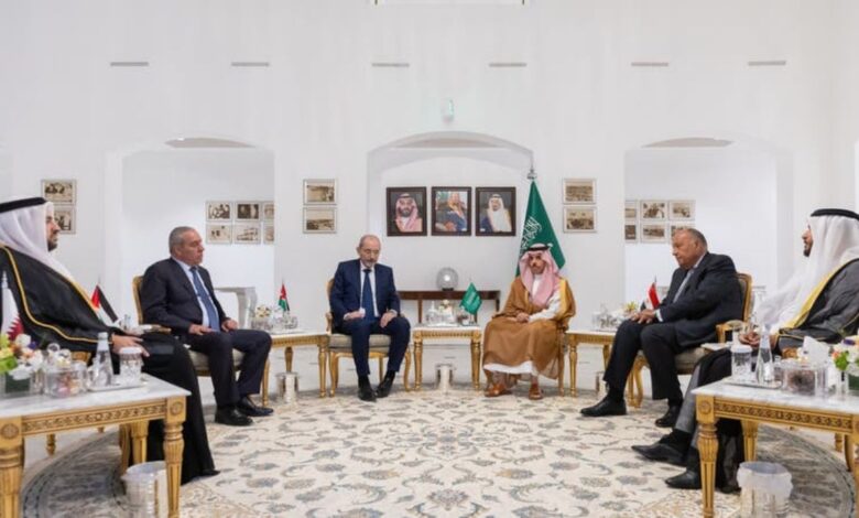 صورة بيان للاجتماع السداسي العربي بالقاهرة: تأكيد على رفض تهجير الفلسطينيين خارج أرضهم