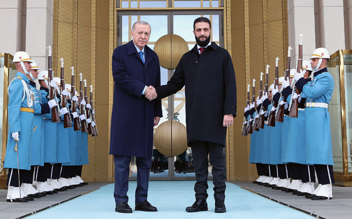 صورة أحمد الشرع يبحث اتفاقا دفاعيا مع أردوغان