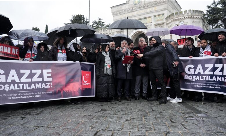 صورة مظاهرات في أنقرة وإسطنبول تندد بخطة ترمب للاستيلاء على غزة