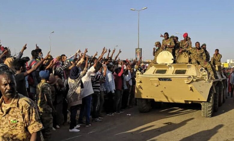 صورة الجيش السوداني يواصل تقدمه نحو الخرطوم ويدمج قوات النخبة مع “درع السودان”